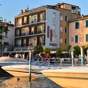 Hotel Ambra - The Only Lakeside In